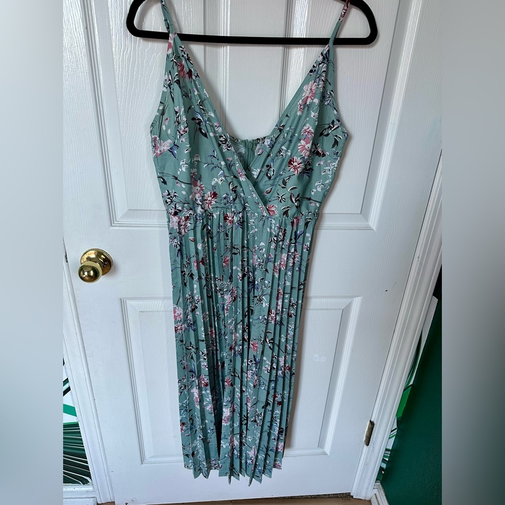 Floral pleated dress